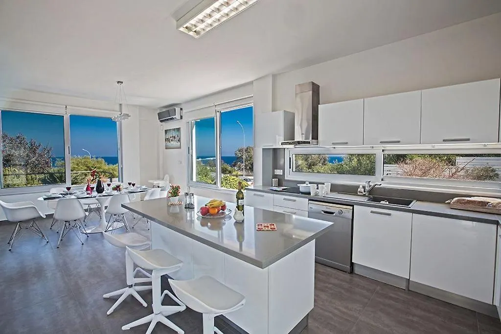 Villa Kono Sunshine - Luxury 4 Bedroom Cape Greco - Villa Close To Beach With Panoramic Views Cyprus