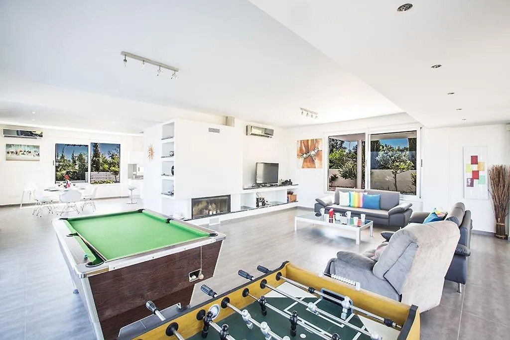 Villa Kono Sunshine - Luxury 4 Bedroom Cape Greco - Villa Close To Beach With Panoramic Views