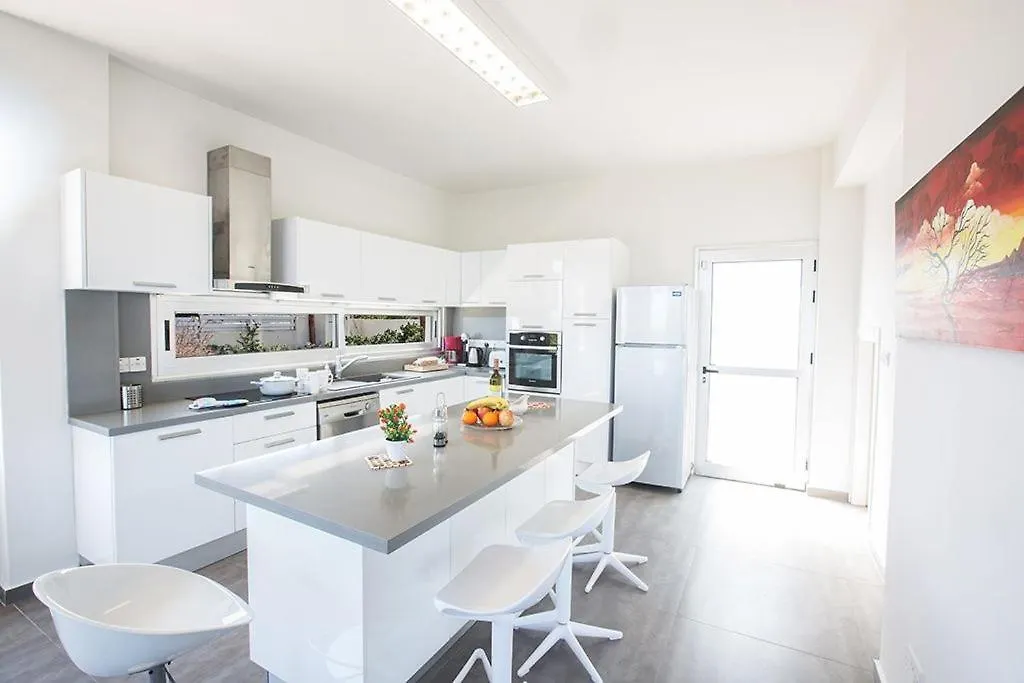 Villa Kono Sunshine - Luxury 4 Bedroom Cape Greco - Villa Close To Beach With Panoramic Views