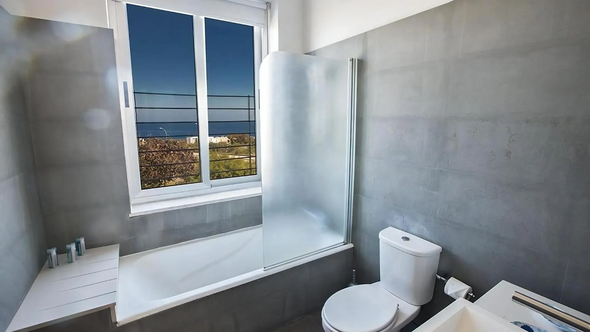 Villa Kono Sunshine - Luxury 4 Bedroom Cape Greco - Villa Close To Beach With Panoramic Views
