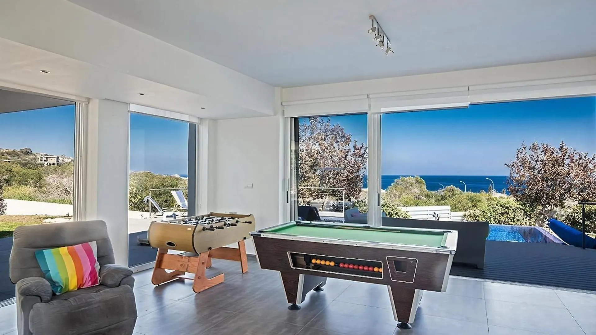Villa Kono Sunshine - Luxury 4 Bedroom Cape Greco - Villa Close To Beach With Panoramic Views