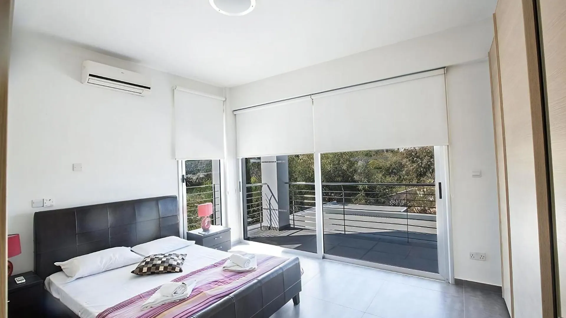 Villa Kono Sunshine - Luxury 4 Bedroom Cape Greco - Villa Close To Beach With Panoramic Views Cyprus